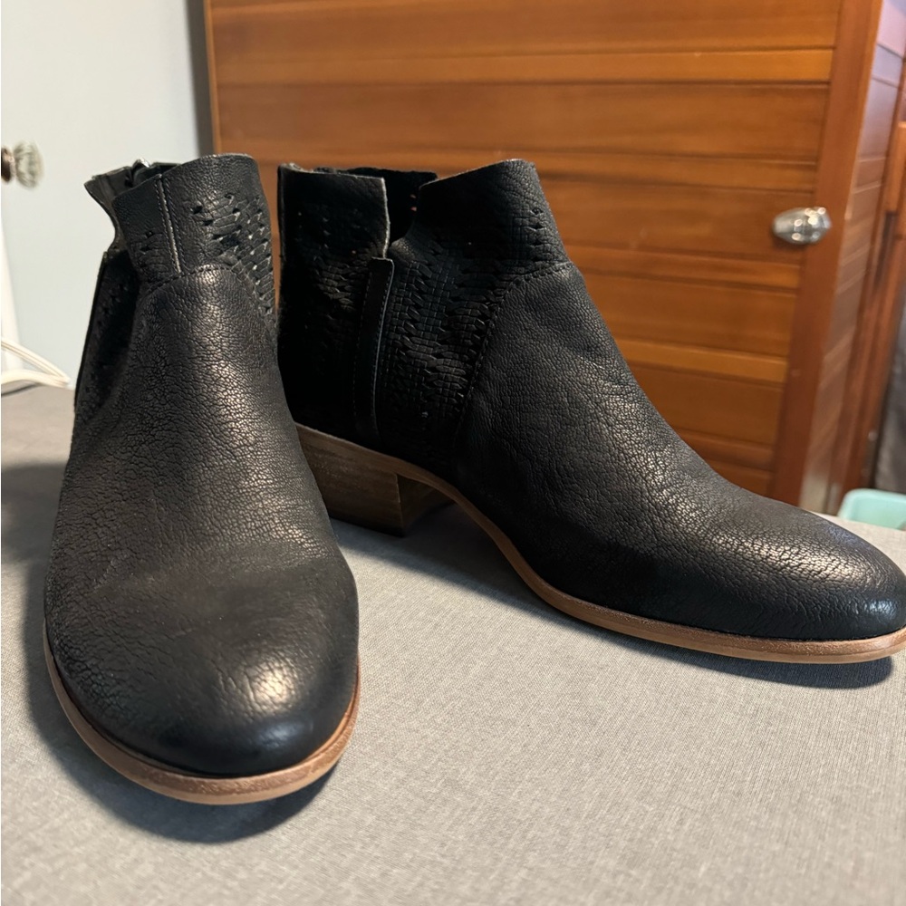 Black leather women’s ankle boot